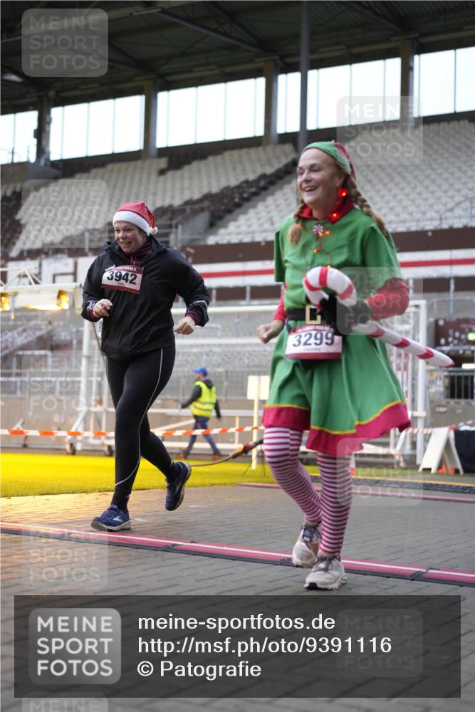 07.12.2025 - St. Pauli X-Mass-Run No. 15 Patografie http://msf.ph/oto/9391116 07.12.2025 10:29:05 Ziel 161, 165, 1308, 1330, 2874, 3299, 3669, 3938, 3942, 4073 meine-sportfotos.de