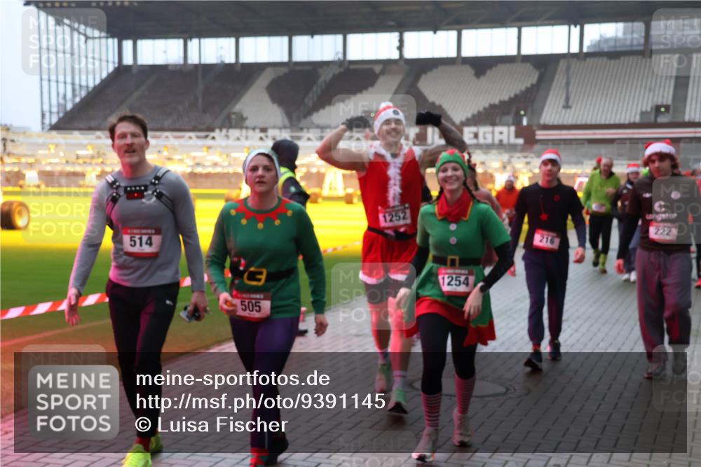 07.12.2025 - St. Pauli X-Mass-Run No. 15 Luisa Fischer http://msf.ph/oto/9391145 07.12.2025 11:04:41 Ziel 514, 505, 1252, 1254, 216, 222, 126, 215, 216, 222, 285, 305, 432, 700, 702, 719, 734, 740, 764, 1200, 1252, 1254, 1401, 1643, 1695, 1766, 1769, 1852, 1853, 1854, 1856, 1857, 1860 meine-sportfotos.de