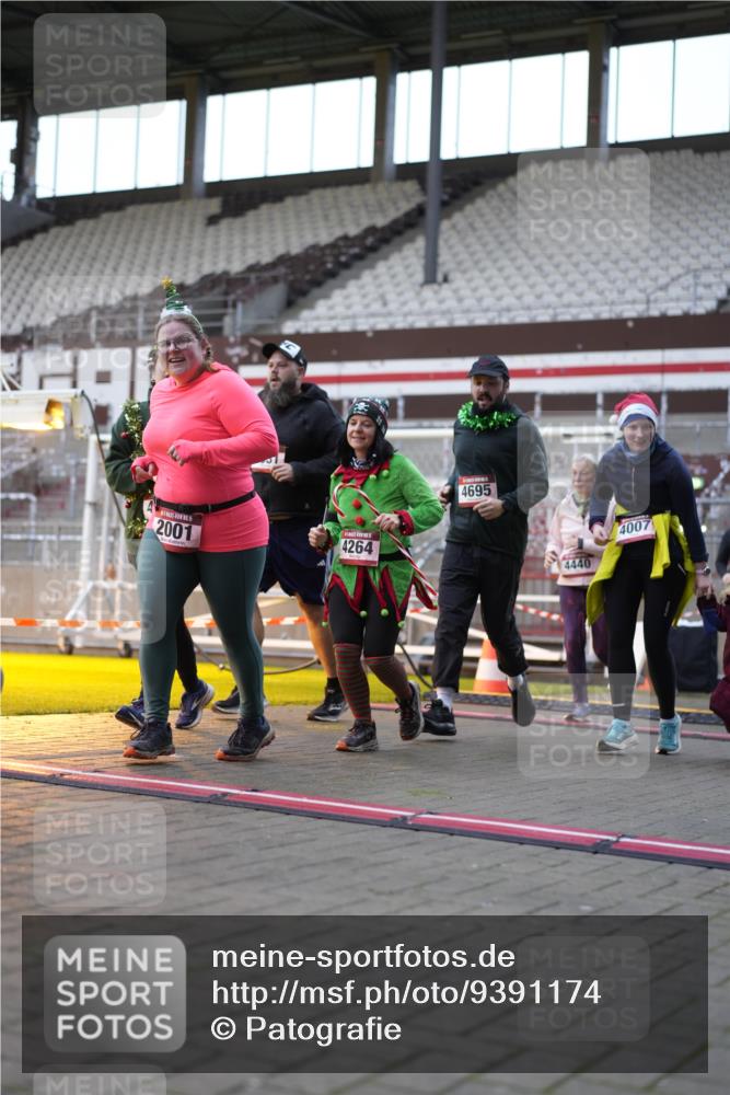 07.12.2025 - St. Pauli X-Mass-Run No. 15 Patografie http://msf.ph/oto/9391174 07.12.2025 10:29:22 Ziel 450, 458, 1039, 1373, 1548, 1550, 1677, 1842, 2001, 3080, 3115, 3470, 4007, 4009, 4264, 4266, 4293, 4296, 4440, 4531, 4695 meine-sportfotos.de