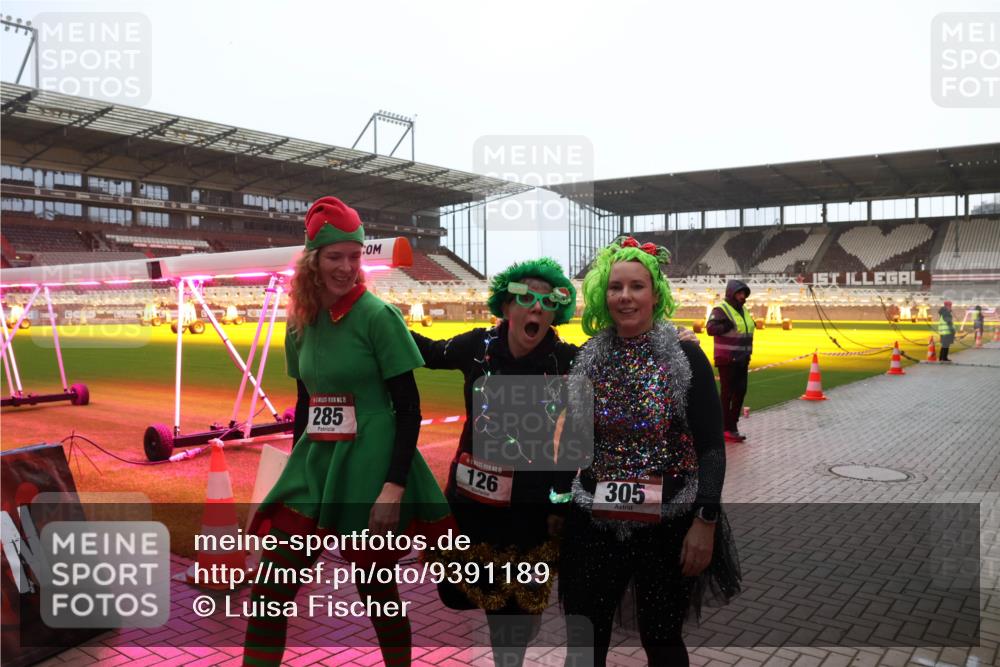07.12.2025 - St. Pauli X-Mass-Run No. 15 Luisa Fischer http://msf.ph/oto/9391189 07.12.2025 11:04:55 Ziel 15, 285, 126, 305, 33, 126, 215, 216, 285, 305, 361, 395, 432, 700, 702, 734, 740, 764, 1200, 1252, 1254, 1401, 1643, 1695, 1766, 1769, 1852, 1854, 1856, 2791, 2919, 3719, 4561, 4563, 4565, 4566, 4567, 4568, 4569, 4570, 4571, 4576, 4578 meine-sportfotos.de