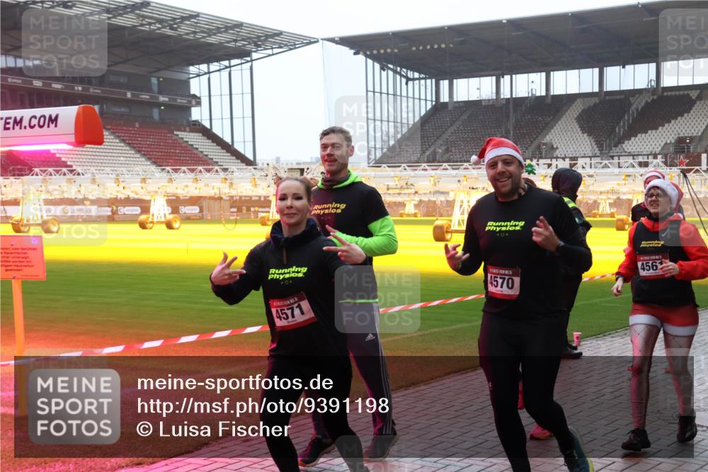 07.12.2025 - St. Pauli X-Mass-Run No. 15 Luisa Fischer http://msf.ph/oto/9391198 07.12.2025 11:05:16 Ziel 04, 4571, 0, 0, 4570, 456, 33, 117, 128, 200, 201, 361, 395, 700, 702, 889, 1152, 1212, 1411, 1643, 2791, 2919, 3719, 4561, 4562, 4563, 4565, 4566, 4567, 4568, 4569, 4570, 4571, 4572, 4573, 4575, 4576, 4577, 4578 meine-sportfotos.de