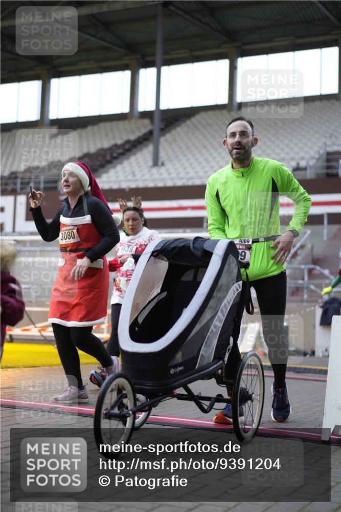 07.12.2025 - St. Pauli X-Mass-Run No. 15 Patografie http://msf.ph/oto/9391204 07.12.2025 10:29:26 Ziel 450, 458, 1039, 1198, 1204, 1209, 1373, 1548, 1550, 1677, 1842, 2001, 3080, 3115, 3468, 3469, 3470, 4007, 4009, 4126, 4264, 4266, 4293, 4296, 4440, 4531, 4695 meine-sportfotos.de