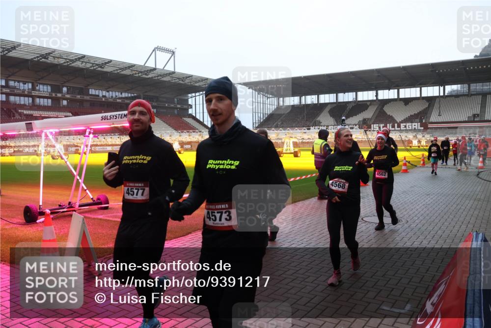 07.12.2025 - St. Pauli X-Mass-Run No. 15 Luisa Fischer http://msf.ph/oto/9391217 07.12.2025 11:05:21 Ziel 4562, 0, 0, 4568, 4577, 15, 4573, 33, 117, 128, 200, 201, 361, 395, 889, 1152, 1212, 1411, 1630, 1643, 2791, 2919, 3719, 4561, 4562, 4563, 4565, 4566, 4567, 4568, 4569, 4570, 4571, 4572, 4573, 4575, 4576, 4577, 4578 meine-sportfotos.de