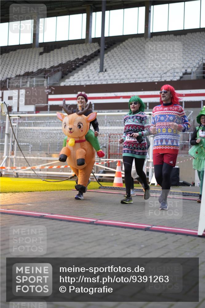 07.12.2025 - St. Pauli X-Mass-Run No. 15 Patografie http://msf.ph/oto/9391263 07.12.2025 10:29:41 Ziel 10, 423, 426, 1039, 1090, 1091, 1198, 1201, 1204, 1209, 1669, 2878, 3468, 3469, 3494, 3497, 3516, 3517, 4126, 4472, 4476, 4546 meine-sportfotos.de