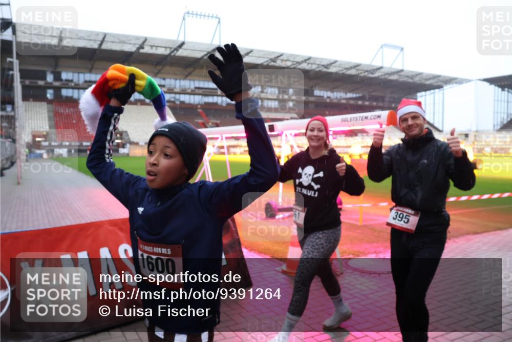 07.12.2025 - St. Pauli X-Mass-Run No. 15 Luisa Fischer http://msf.ph/oto/9391264 07.12.2025 11:05:49 Ziel 15, 1600, 395, 117, 128, 199, 200, 201, 434, 831, 889, 1046, 1049, 1152, 1311, 1492, 1600, 1630, 1840, 1841, 2006, 2884 meine-sportfotos.de