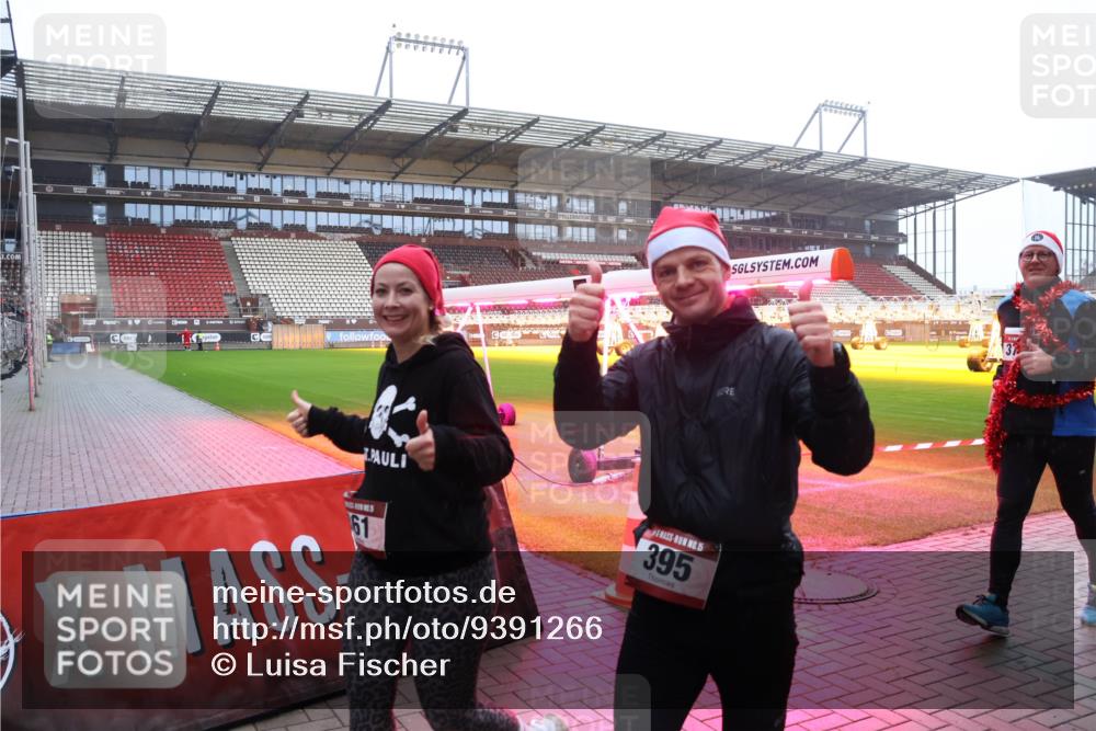 07.12.2025 - St. Pauli X-Mass-Run No. 15 Luisa Fischer http://msf.ph/oto/9391266 07.12.2025 11:05:49 Ziel 61, 15, 395, 117, 128, 199, 200, 201, 434, 831, 889, 1046, 1049, 1152, 1311, 1492, 1600, 1630, 1840, 1841, 2006, 2884 meine-sportfotos.de