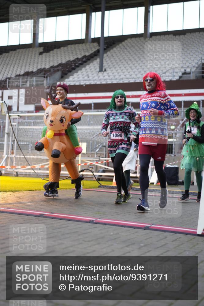 07.12.2025 - St. Pauli X-Mass-Run No. 15 Patografie http://msf.ph/oto/9391271 07.12.2025 10:29:41 Ziel 10, 423, 426, 1039, 1090, 1091, 1198, 1201, 1204, 1209, 1669, 2878, 3468, 3469, 3494, 3497, 3516, 3517, 4126, 4472, 4476, 4546 meine-sportfotos.de