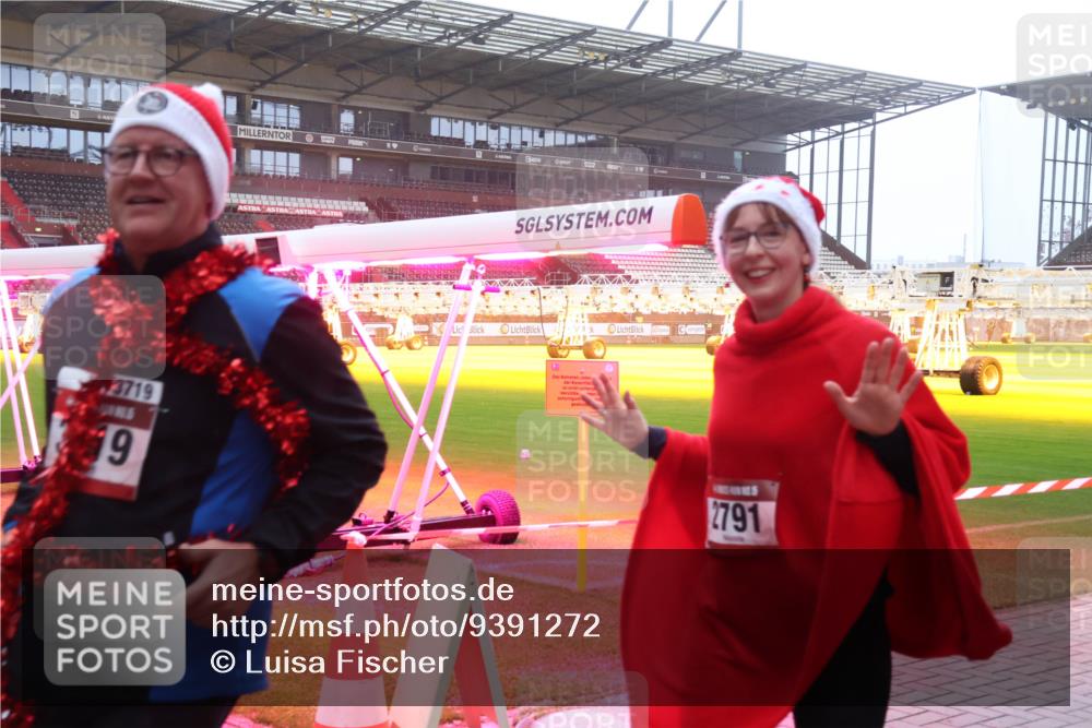 07.12.2025 - St. Pauli X-Mass-Run No. 15 Luisa Fischer http://msf.ph/oto/9391272 07.12.2025 11:05:51 Ziel 3719, 19, 2791, 199, 200, 201, 434, 831, 889, 1046, 1049, 1152, 1196, 1311, 1492, 1600, 1630, 1840, 1841, 2006, 2254, 2884 meine-sportfotos.de