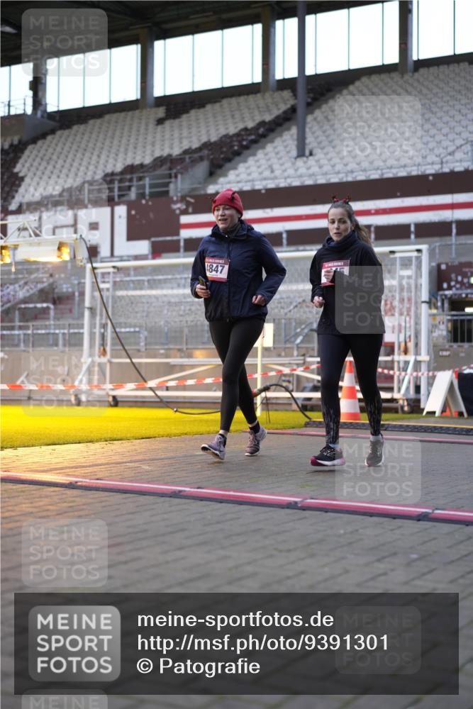 07.12.2025 - St. Pauli X-Mass-Run No. 15 Patografie http://msf.ph/oto/9391301 07.12.2025 10:30:33 Ziel 1698, 1700, 2537, 2910, 4845, 4847 meine-sportfotos.de