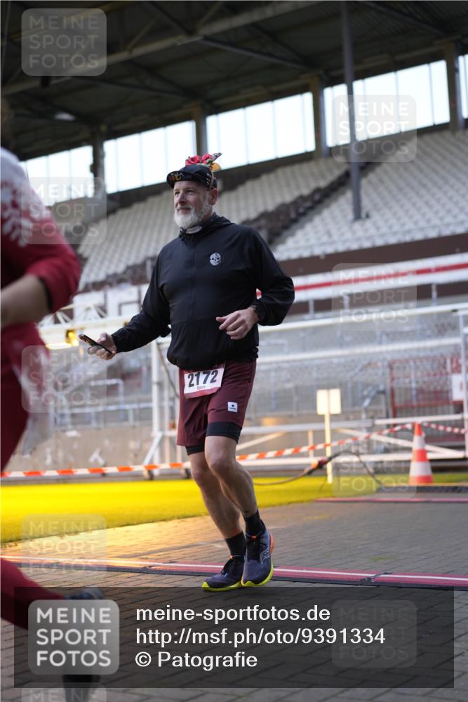 07.12.2025 - St. Pauli X-Mass-Run No. 15 Patografie http://msf.ph/oto/9391334 07.12.2025 10:31:11 Ziel 343, 1545, 2073, 2171, 2172, 2914, 3889 meine-sportfotos.de