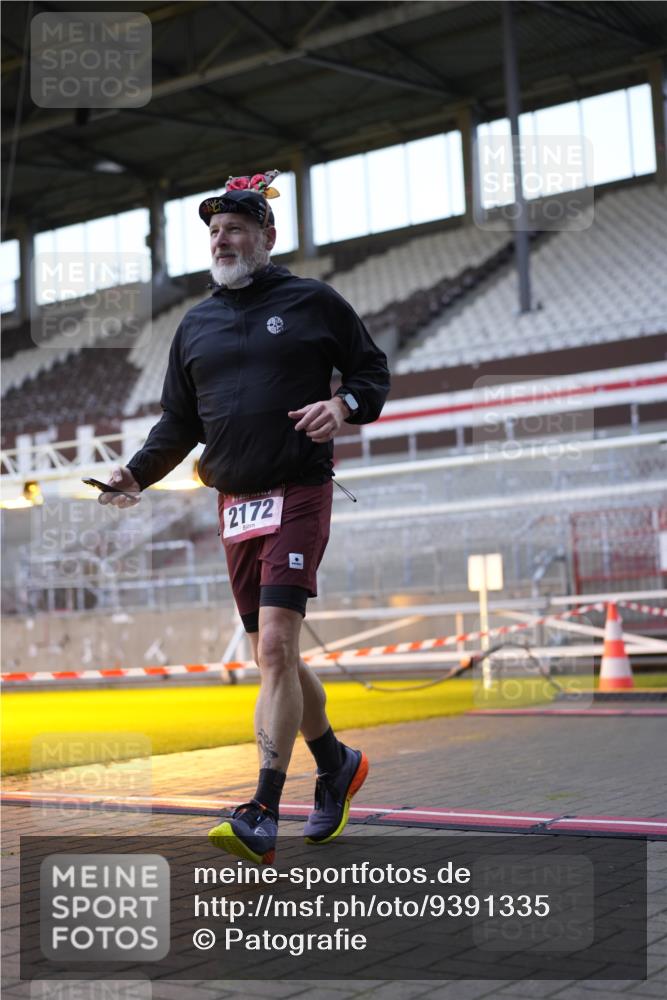 07.12.2025 - St. Pauli X-Mass-Run No. 15 Patografie http://msf.ph/oto/9391335 07.12.2025 10:31:11 Ziel 343, 1545, 2073, 2171, 2172, 2914, 3889 meine-sportfotos.de