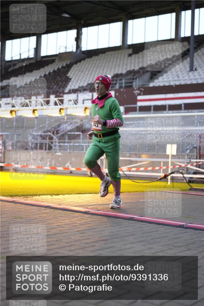 07.12.2025 - St. Pauli X-Mass-Run No. 15 Patografie http://msf.ph/oto/9391336 07.12.2025 10:31:15 Ziel 343, 1545, 2073, 2171, 2172, 2914, 3889, 4412 meine-sportfotos.de
