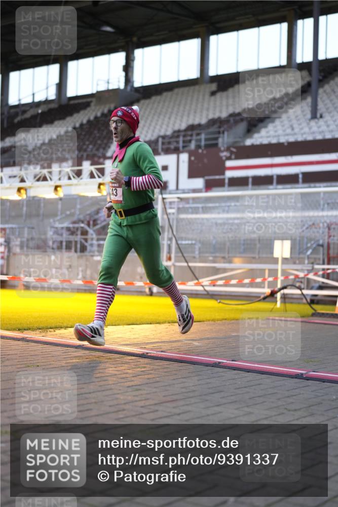 07.12.2025 - St. Pauli X-Mass-Run No. 15 Patografie http://msf.ph/oto/9391337 07.12.2025 10:31:16 Ziel 343, 1545, 2073, 2171, 2172, 2914, 3889, 4412 meine-sportfotos.de