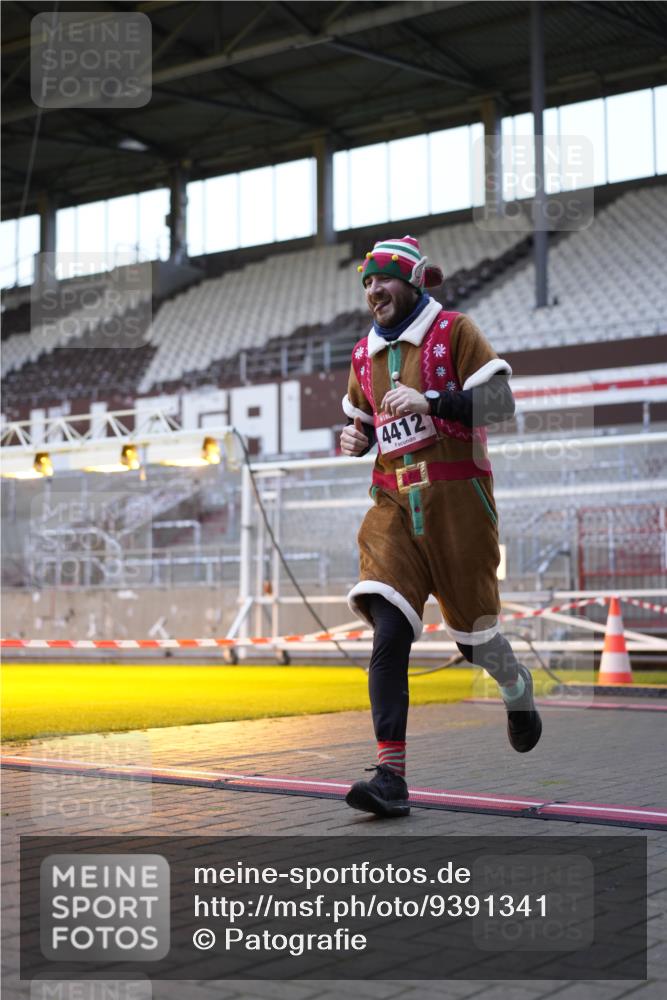 07.12.2025 - St. Pauli X-Mass-Run No. 15 Patografie http://msf.ph/oto/9391341 07.12.2025 10:31:21 Ziel 343, 1545, 2073, 2171, 2172, 2540, 2541, 2914, 3889, 4412 meine-sportfotos.de