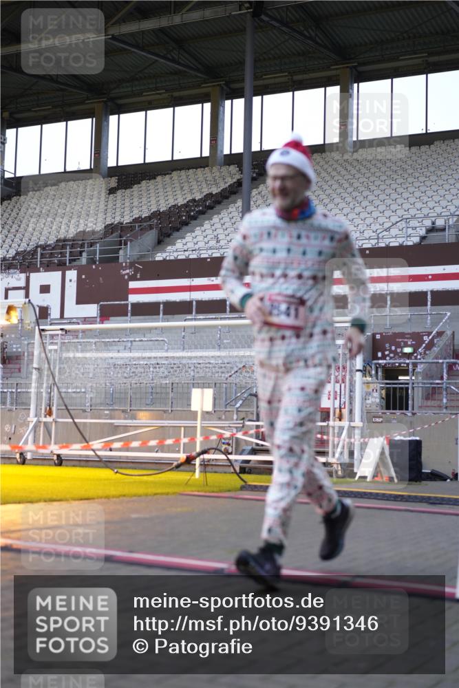 07.12.2025 - St. Pauli X-Mass-Run No. 15 Patografie http://msf.ph/oto/9391346 07.12.2025 10:31:24 Ziel 343, 2073, 2171, 2172, 2540, 2541, 4412 meine-sportfotos.de