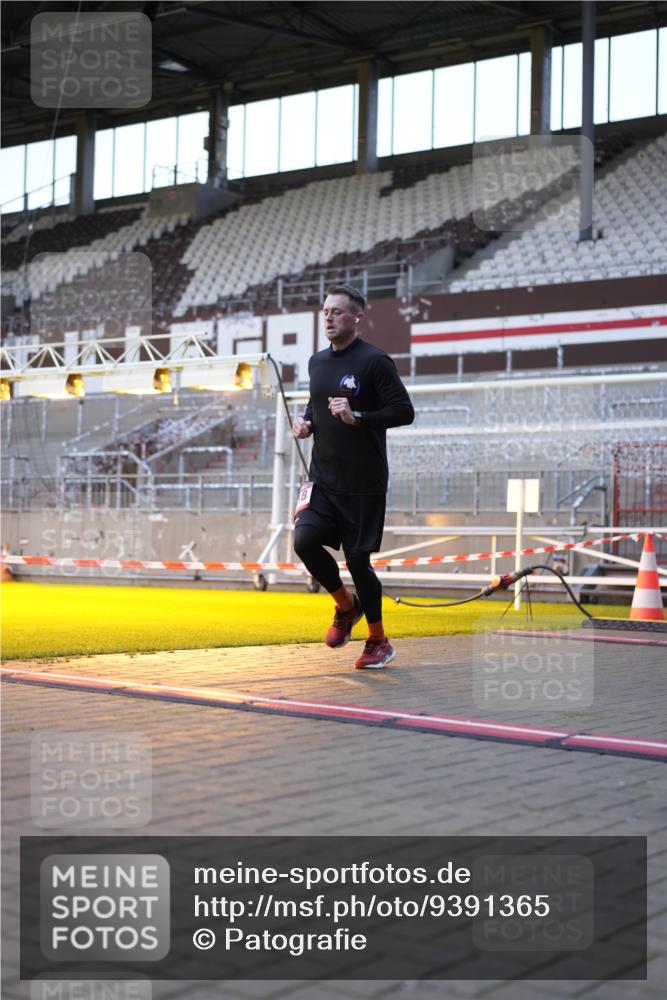 07.12.2025 - St. Pauli X-Mass-Run No. 15 Patografie http://msf.ph/oto/9391365 07.12.2025 10:31:44 Ziel 1818, 2352, 2418, 3267, 3716, 3806, 3808, 3895, 3896, 3897, 3969, 4467, 4484, 4495, 4504, 4518, 4519, 4520 meine-sportfotos.de