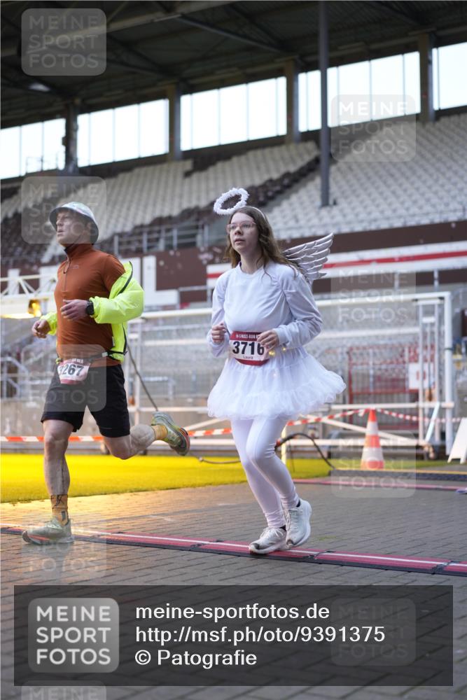 07.12.2025 - St. Pauli X-Mass-Run No. 15 Patografie http://msf.ph/oto/9391375 07.12.2025 10:31:49 Ziel 750, 752, 2352, 2418, 3267, 3716, 3806, 3808, 3969, 4467, 4484, 4495, 4504, 4518, 4519, 4520 meine-sportfotos.de