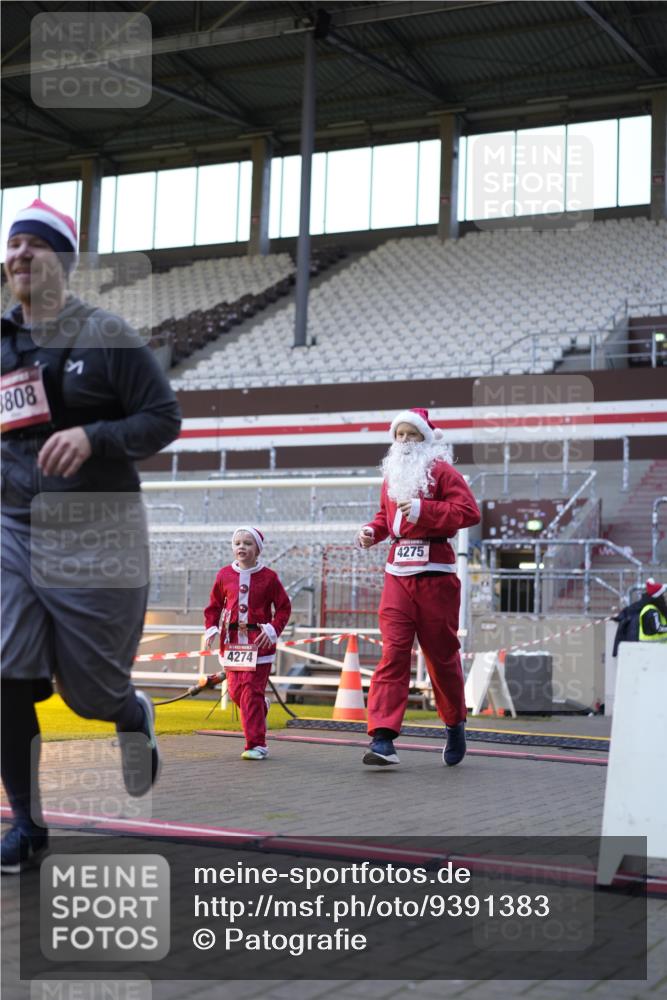 07.12.2025 - St. Pauli X-Mass-Run No. 15 Patografie http://msf.ph/oto/9391383 07.12.2025 10:32:03 Ziel 750, 752, 1942, 2342, 2343, 2345, 3267, 3716, 4039, 4274, 4275 meine-sportfotos.de