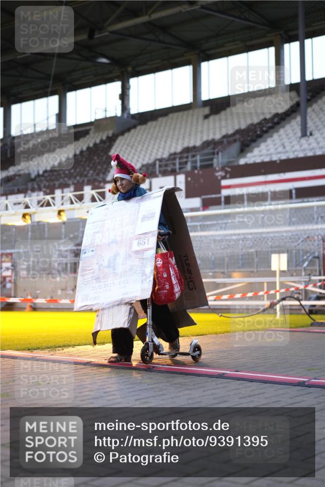 07.12.2025 - St. Pauli X-Mass-Run No. 15 Patografie http://msf.ph/oto/9391395 07.12.2025 10:32:22 Ziel 456, 651, 1942, 1944, 4039 meine-sportfotos.de
