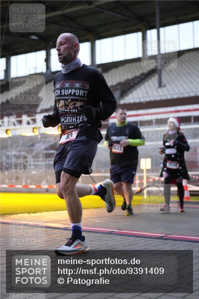 07.12.2025 - St. Pauli X-Mass-Run No. 15 Patografie http://msf.ph/oto/9391409 07.12.2025 10:33:05 Ziel 83, 1268, 2486, 3543, 3548, 3901, 3902 meine-sportfotos.de