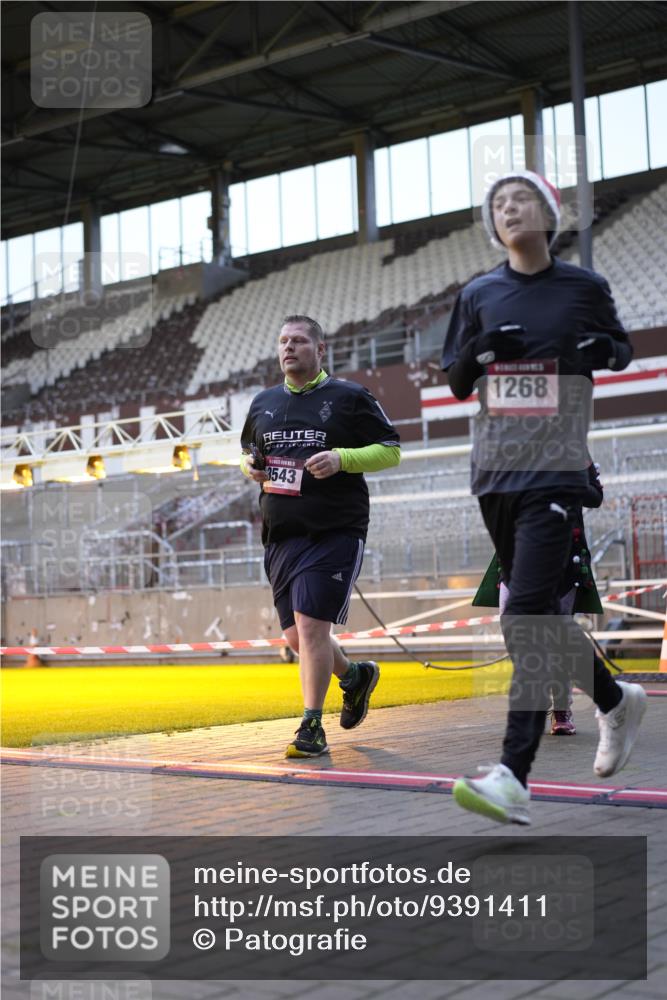 07.12.2025 - St. Pauli X-Mass-Run No. 15 Patografie http://msf.ph/oto/9391411 07.12.2025 10:33:05 Ziel 83, 1268, 2486, 3543, 3548, 3901, 3902 meine-sportfotos.de