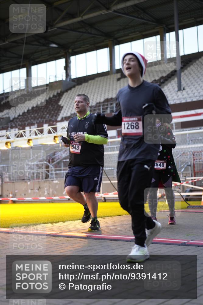 07.12.2025 - St. Pauli X-Mass-Run No. 15 Patografie http://msf.ph/oto/9391412 07.12.2025 10:33:05 Ziel 83, 1268, 2486, 3543, 3548, 3901, 3902 meine-sportfotos.de