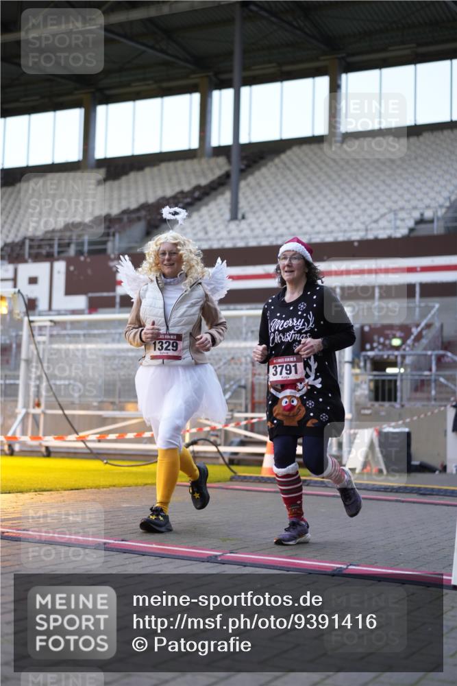 07.12.2025 - St. Pauli X-Mass-Run No. 15 Patografie http://msf.ph/oto/9391416 07.12.2025 10:33:13 Ziel 83, 498, 1268, 1329, 2054, 3543, 3548, 3791, 3901, 3902 meine-sportfotos.de
