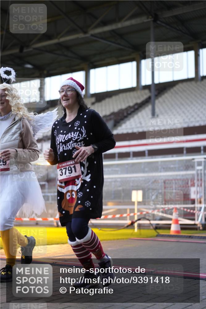 07.12.2025 - St. Pauli X-Mass-Run No. 15 Patografie http://msf.ph/oto/9391418 07.12.2025 10:33:14 Ziel 83, 498, 1268, 1329, 2054, 3543, 3548, 3791, 3901, 3902 meine-sportfotos.de
