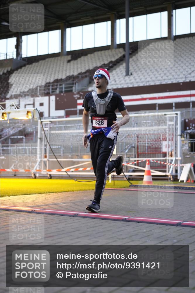 07.12.2025 - St. Pauli X-Mass-Run No. 15 Patografie http://msf.ph/oto/9391421 07.12.2025 10:33:24 Ziel 498, 828, 1329, 2054, 2065, 3791 meine-sportfotos.de