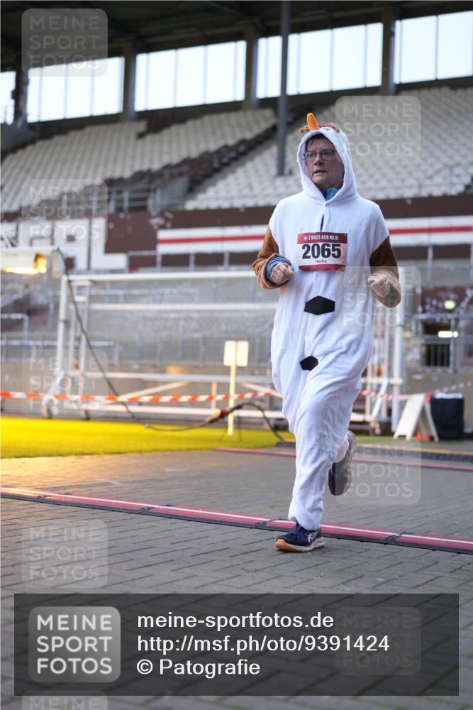 07.12.2025 - St. Pauli X-Mass-Run No. 15 Patografie http://msf.ph/oto/9391424 07.12.2025 10:33:28 Ziel 498, 828, 1329, 2065, 3791 meine-sportfotos.de