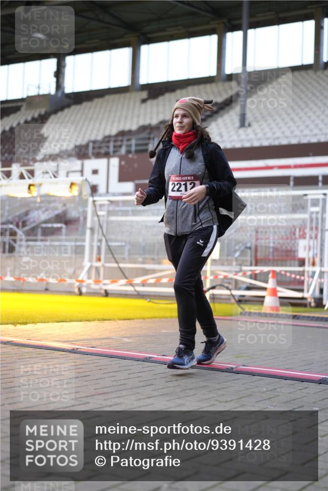 07.12.2025 - St. Pauli X-Mass-Run No. 15 Patografie http://msf.ph/oto/9391428 07.12.2025 10:34:20 Ziel 2212, 2639 meine-sportfotos.de