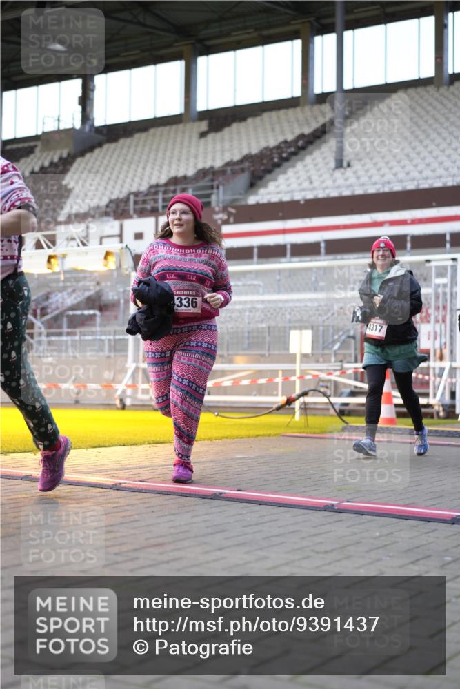 07.12.2025 - St. Pauli X-Mass-Run No. 15 Patografie http://msf.ph/oto/9391437 07.12.2025 10:34:31 Ziel 137, 578, 2212, 2639, 3389, 3390, 4316, 4317, 4336, 4337 meine-sportfotos.de