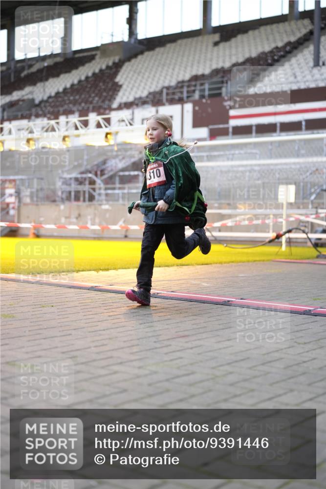 07.12.2025 - St. Pauli X-Mass-Run No. 15 Patografie http://msf.ph/oto/9391446 07.12.2025 10:34:42 Ziel 137, 493, 578, 3389, 3390, 4276, 4277, 4309, 4310, 4316, 4317, 4336, 4337 meine-sportfotos.de