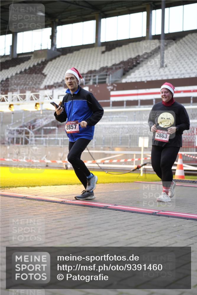 07.12.2025 - St. Pauli X-Mass-Run No. 15 Patografie http://msf.ph/oto/9391460 07.12.2025 10:35:05 Ziel 561, 2353, 2422, 2857, 2863, 4147, 4149, 4443, 4772, 4776, 4778, 4779 meine-sportfotos.de