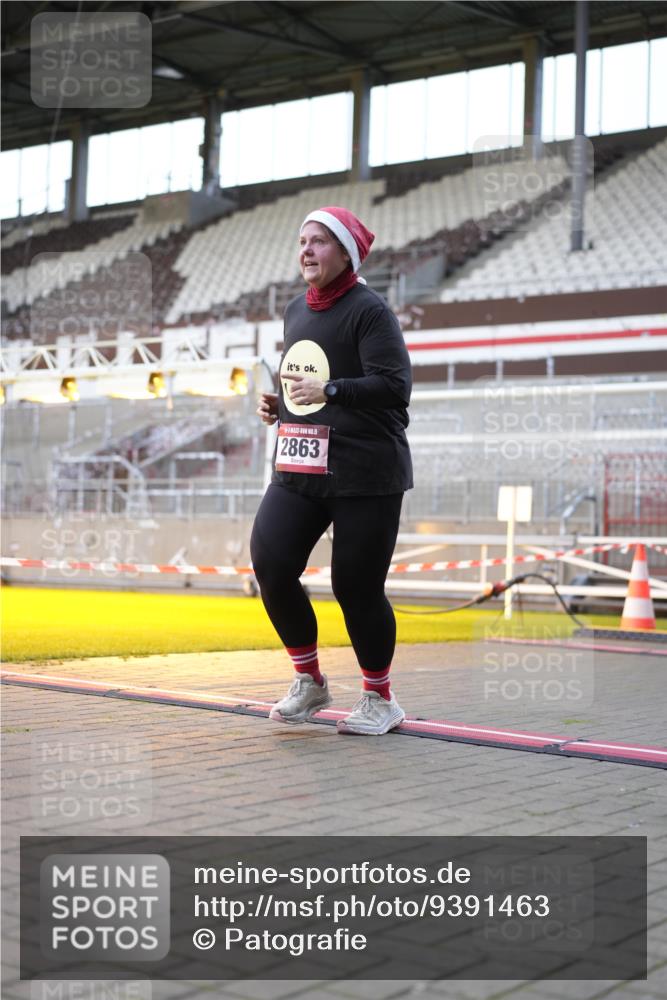 07.12.2025 - St. Pauli X-Mass-Run No. 15 Patografie http://msf.ph/oto/9391463 07.12.2025 10:35:06 Ziel 561, 2353, 2406, 2422, 2857, 2863, 4147, 4149, 4443, 4772, 4776, 4778, 4779 meine-sportfotos.de
