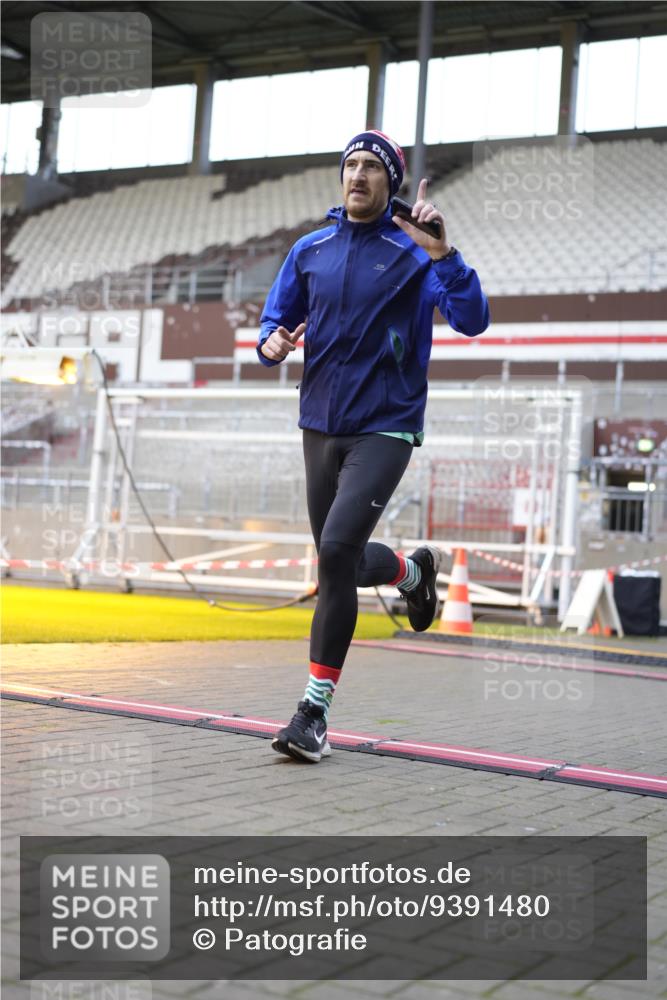07.12.2025 - St. Pauli X-Mass-Run No. 15 Patografie http://msf.ph/oto/9391480 07.12.2025 10:35:33 Ziel 998, 1100, 1365, 1822 meine-sportfotos.de