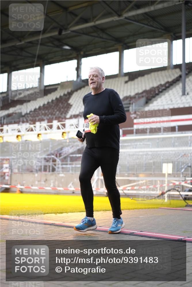 07.12.2025 - St. Pauli X-Mass-Run No. 15 Patografie http://msf.ph/oto/9391483 07.12.2025 10:35:41 Ziel 1822, 2489, 4034 meine-sportfotos.de