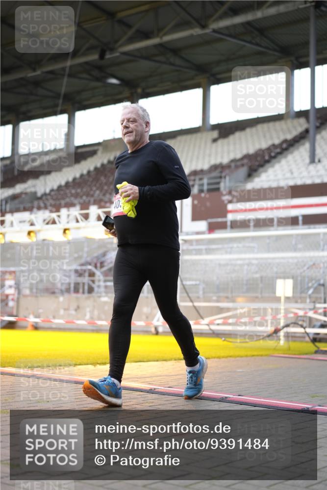 07.12.2025 - St. Pauli X-Mass-Run No. 15 Patografie http://msf.ph/oto/9391484 07.12.2025 10:35:41 Ziel 1822, 2489, 4034 meine-sportfotos.de