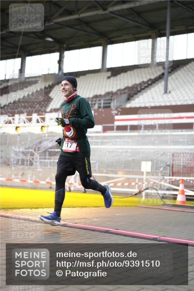 07.12.2025 - St. Pauli X-Mass-Run No. 15 Patografie http://msf.ph/oto/9391510 07.12.2025 10:36:35 Ziel 511, 521, 665, 717, 833, 3089, 3382, 4200, 4591, 4597, 4599 meine-sportfotos.de