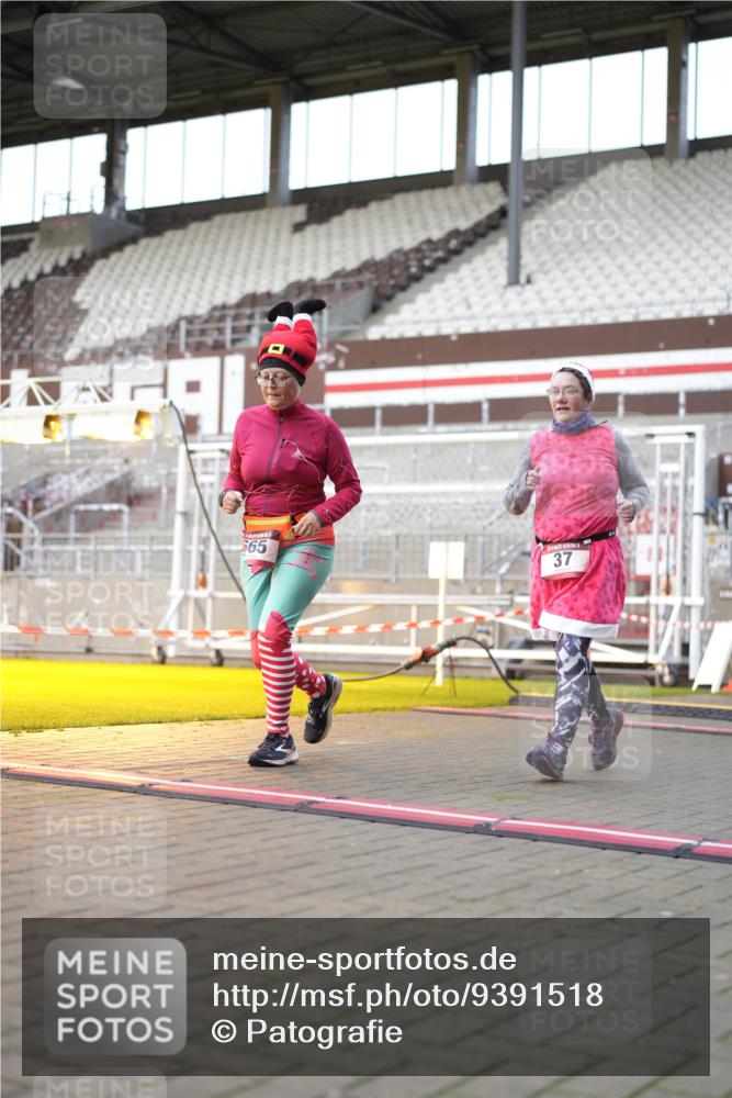07.12.2025 - St. Pauli X-Mass-Run No. 15 Patografie http://msf.ph/oto/9391518 07.12.2025 10:36:41 Ziel 37, 511, 521, 665, 717, 833, 2615, 3056, 3382, 4591, 4597, 4690, 4691, 4693 meine-sportfotos.de