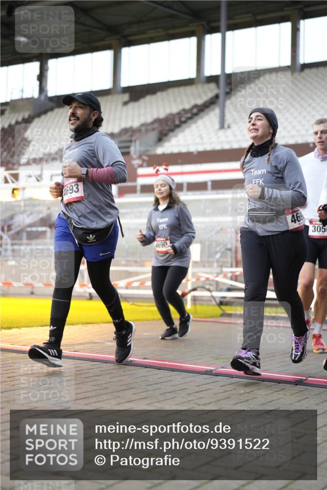 07.12.2025 - St. Pauli X-Mass-Run No. 15 Patografie http://msf.ph/oto/9391522 07.12.2025 10:36:43 Ziel 37, 511, 521, 665, 717, 833, 2615, 3056, 3263, 3382, 4597, 4690, 4691, 4693 meine-sportfotos.de