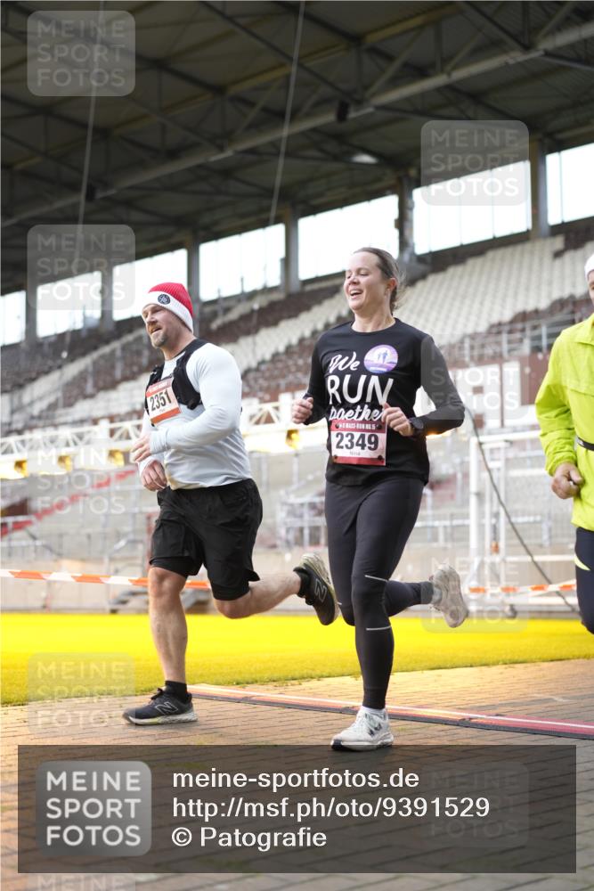 07.12.2025 - St. Pauli X-Mass-Run No. 15 Patografie http://msf.ph/oto/9391529 07.12.2025 10:36:57 Ziel 503, 2349, 2351, 2615, 3056, 3090, 3263, 4690, 4691, 4693 meine-sportfotos.de