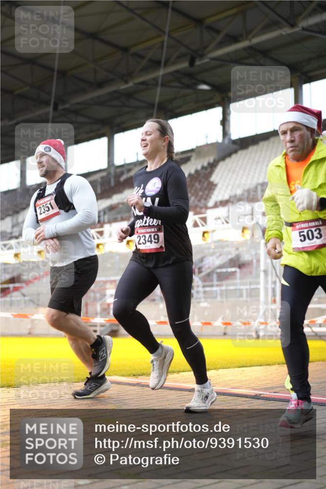 07.12.2025 - St. Pauli X-Mass-Run No. 15 Patografie http://msf.ph/oto/9391530 07.12.2025 10:36:58 Ziel 503, 2349, 2351, 2615, 3056, 3090, 3263, 4690 meine-sportfotos.de