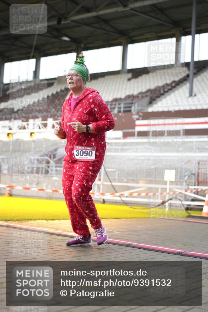 07.12.2025 - St. Pauli X-Mass-Run No. 15 Patografie http://msf.ph/oto/9391532 07.12.2025 10:37:00 Ziel 503, 2349, 2351, 3090, 3263, 4761 meine-sportfotos.de