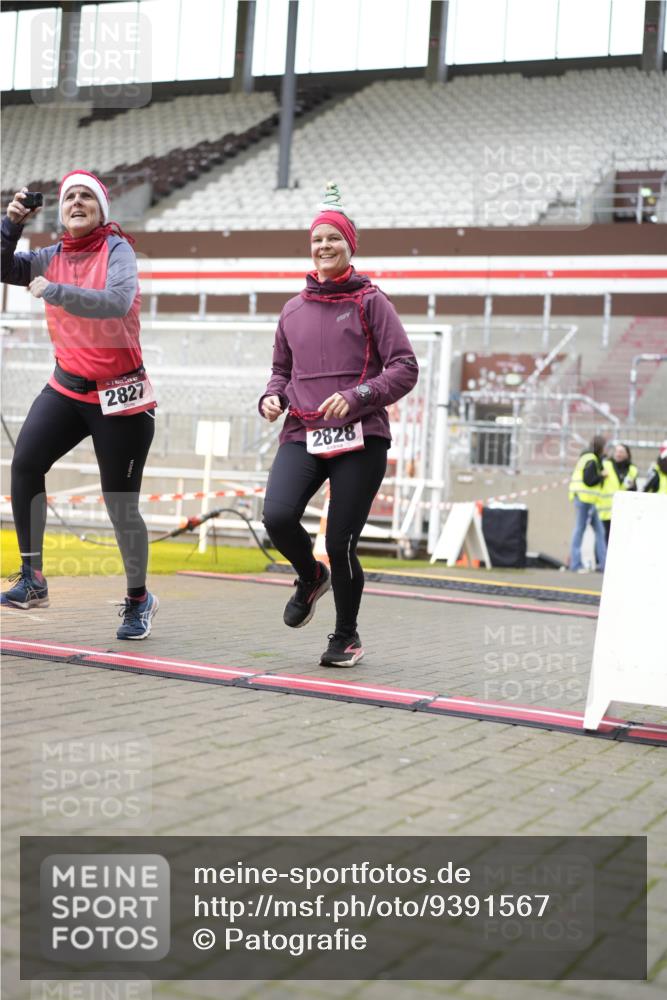 07.12.2025 - St. Pauli X-Mass-Run No. 15 Patografie http://msf.ph/oto/9391567 07.12.2025 10:38:56 Ziel 1250, 1255, 1417, 2827, 2828, 2943, 3061 meine-sportfotos.de