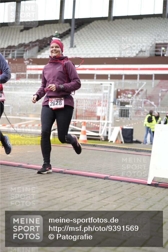 07.12.2025 - St. Pauli X-Mass-Run No. 15 Patografie http://msf.ph/oto/9391569 07.12.2025 10:38:56 Ziel 1250, 1255, 1417, 2827, 2828, 2943, 3061 meine-sportfotos.de