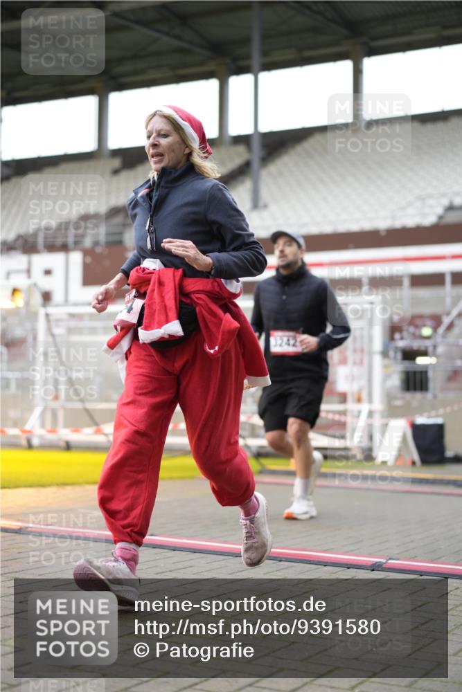 07.12.2025 - St. Pauli X-Mass-Run No. 15 Patografie http://msf.ph/oto/9391580 07.12.2025 10:39:26 Ziel 981, 1796, 1889, 2354, 2420, 3118, 3240, 3242 meine-sportfotos.de
