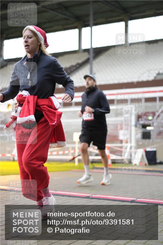 07.12.2025 - St. Pauli X-Mass-Run No. 15 Patografie http://msf.ph/oto/9391581 07.12.2025 10:39:26 Ziel 981, 1796, 1889, 2354, 2420, 3118, 3240, 3242 meine-sportfotos.de