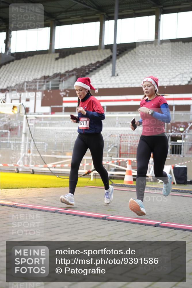 07.12.2025 - St. Pauli X-Mass-Run No. 15 Patografie http://msf.ph/oto/9391586 07.12.2025 10:39:33 Ziel 981, 1796, 1889, 2354, 2420, 2588, 3118, 3240, 3242, 4207, 4211 meine-sportfotos.de