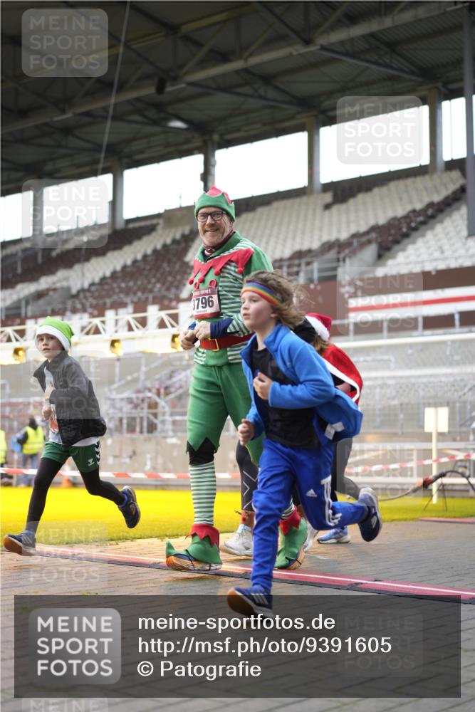 07.12.2025 - St. Pauli X-Mass-Run No. 15 Patografie http://msf.ph/oto/9391605 07.12.2025 10:40:05 Ziel 230, 538, 580, 827, 1748, 1749, 2754, 3796, 3797, 4874, 4878 meine-sportfotos.de